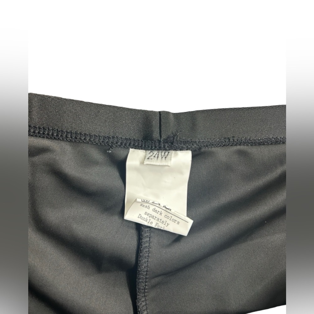 PLUS SIZE 24W womens black body shorts swim bottoms NWOT - Picture 2 of 2